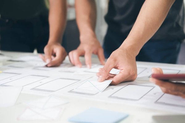 Quelles sont les applications mobiles essentielles pour les road trips à moto ?